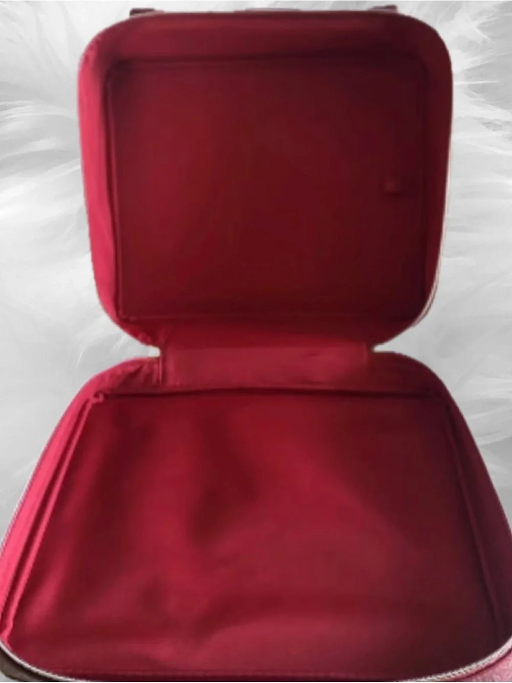 Estee Lauder Sleek Glossy Red Train Cosmetic Vanity Travel Case w/Gold Hardware